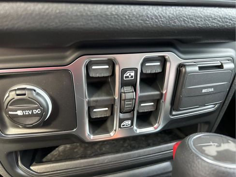 Certified 2026 Jeep Wrangler Unlimited Sport AWD/4WD image 17