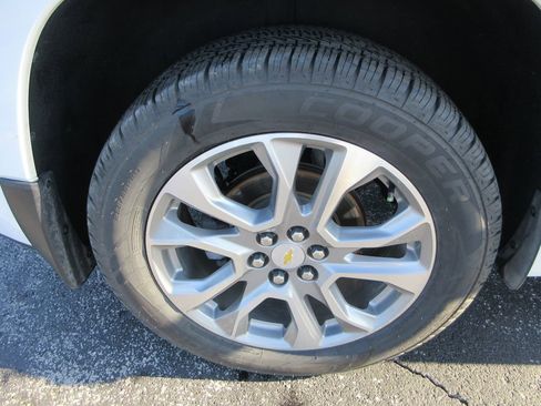 Used 2021 Chevrolet Traverse Premier image 9