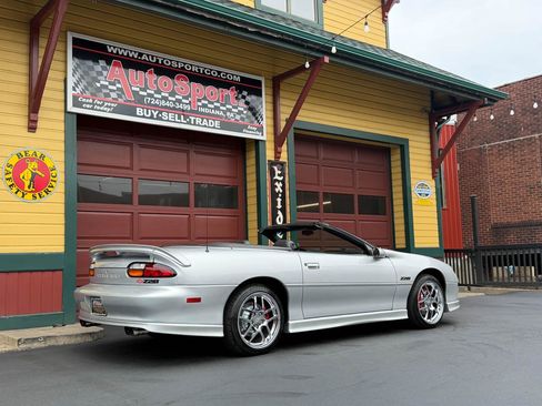 Used 2002 Chevrolet Camaro Z28 w/ Sport Appearance Pkg RWD image 13