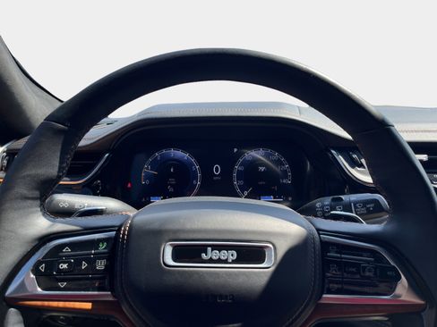 Used 2022 Jeep Grand Cherokee L Summit image 27