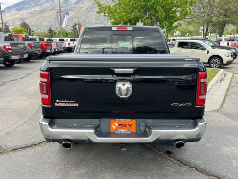 Used 2019 RAM 1500 Laramie AWD/4WD image 12