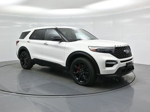 Certified 2022 Ford Explorer ST w/ Equipment Group 401A image 31