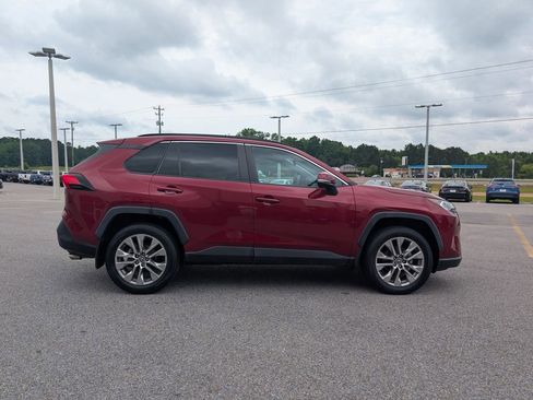 Used 2019 Toyota RAV4 XLE Premium FWD image 12