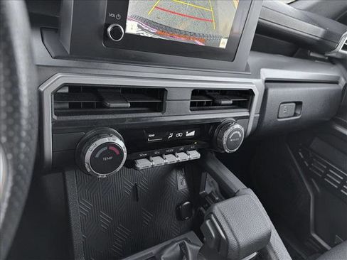 Used 2025 Toyota 4Runner SR5 AWD/4WD image 15