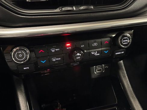 Used 2024 Jeep Compass Limited w/ High Altitude Package image 28