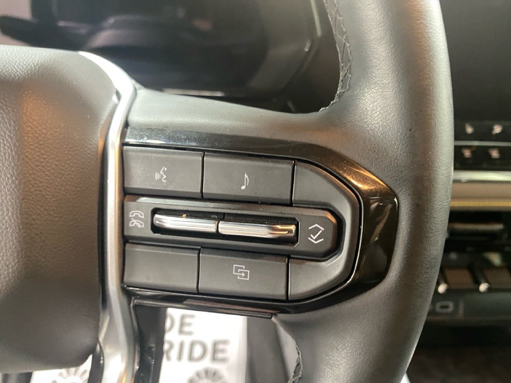 Certified 2024 Chevrolet Colorado ZR2 w/ Safety Package AWD/4WD image 21