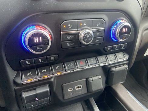 Used 2021 GMC Sierra 1500 Denali w/ Denali Ultimate Package image 18