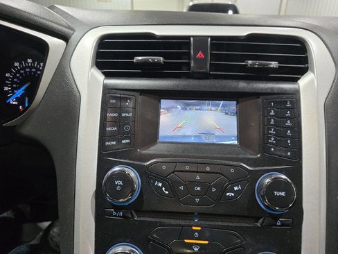 Used 2015 Ford Fusion SE FWD image 38