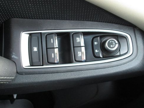 Used 2020 Subaru Ascent Limited w/ Technology Package image 17