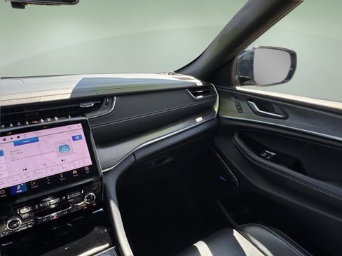 Used 2022 Jeep Grand Cherokee L Overland w/ Luxury Tech Group IV image 26