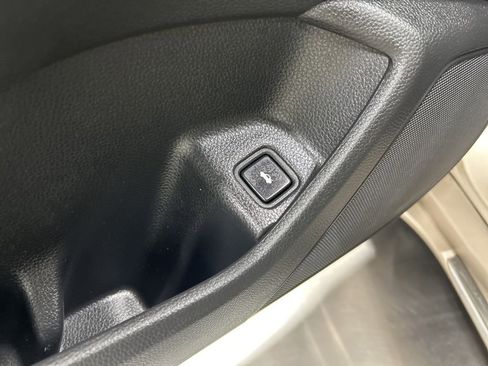 Used 2018 Honda Accord Touring image 14