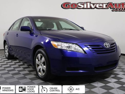 Used 2009 Toyota Camry LE image 1