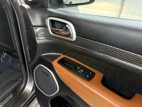 Used 2015 Jeep Grand Cherokee SRT AWD/4WD image 41