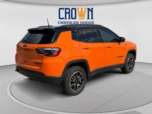 Used 2026 Jeep Compass Trailhawk AWD/4WD image 3
