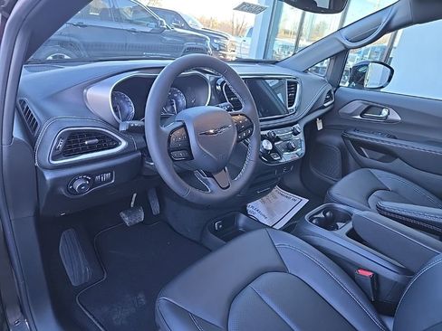 New 2026 Chrysler Pacifica Select w/ S Appearance Package image 35