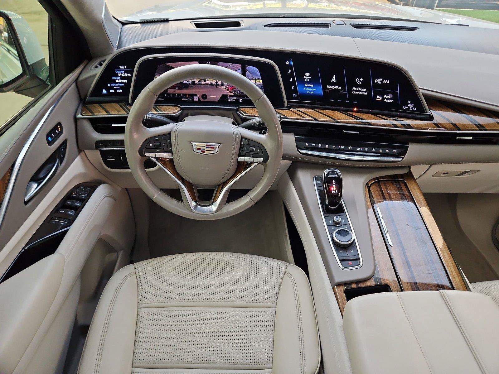 Used 2022 Cadillac Escalade ESV Premium Luxury Platinum AWD/4WD image 14