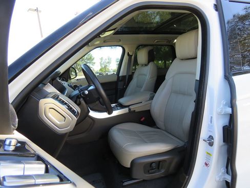 Used 2020 Land Rover Range Rover Sport HSE image 23