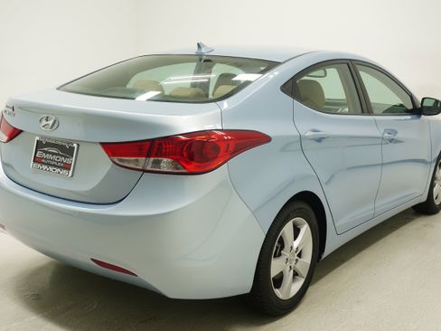 Used 2012 Hyundai Elantra GLS w/ Preferred Pkg 3 FWD image 4