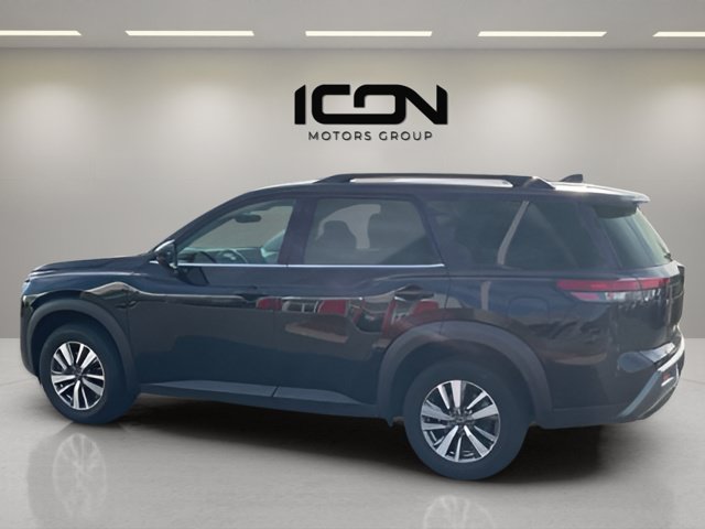 Used 2026 Nissan Pathfinder SL AWD/4WD image 2