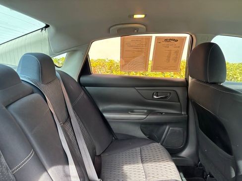 Used 2017 Nissan Altima 2.5 S w/ Interior Lighting Package image 15