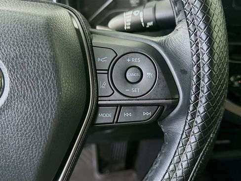 Used 2022 Toyota Camry SE w/ Convenience Package FWD image 24