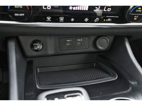 Used 2025 Nissan Rogue SV image 30