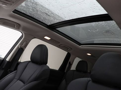 Used 2022 Subaru Ascent Limited w/ Technology Package image 18