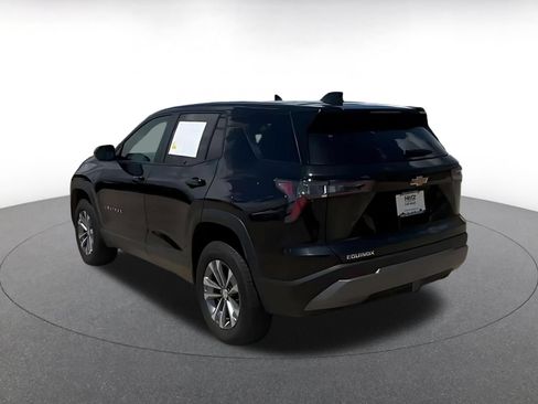 Used 2025 Chevrolet Equinox LT FWD image 12