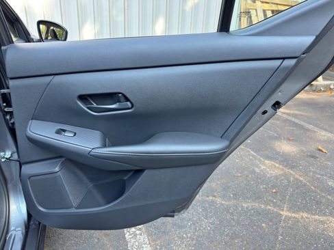 Used 2025 Nissan Sentra SV FWD image 38