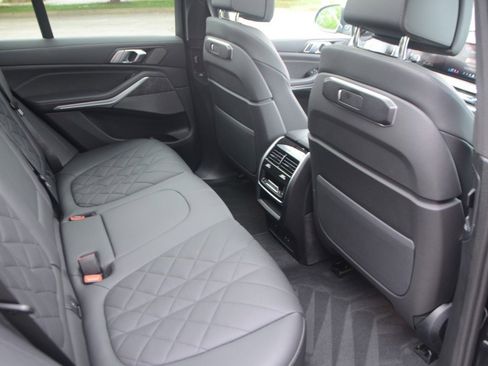 Used 2025 BMW X5 xDrive50e image 14