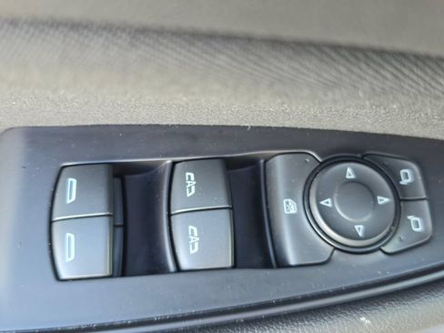 Used 2018 Buick Regal Preferred w/ Sights and Sounds Package AWD/4WD image 27