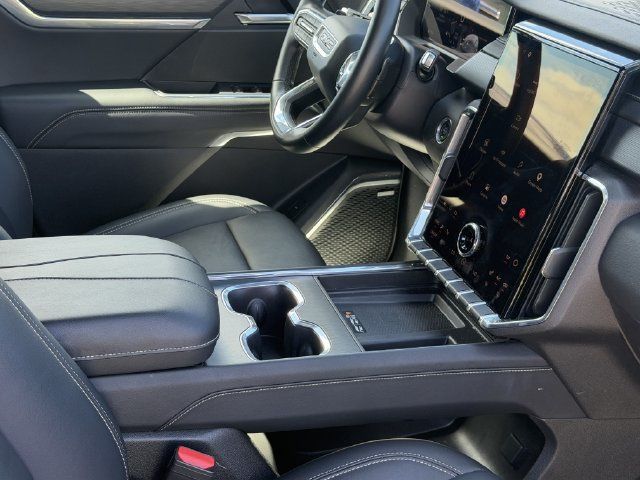 Used 2026 GMC Acadia Elevation w/ Elevation Premium Package FWD image 19
