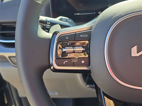 New 2026 Kia Carnival LXS image 29