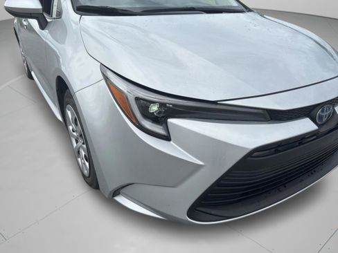 Used 2023 Toyota Corolla LE FWD image 31