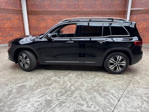 New 2025 Mercedes-Benz GLB 250 4MATIC image 2