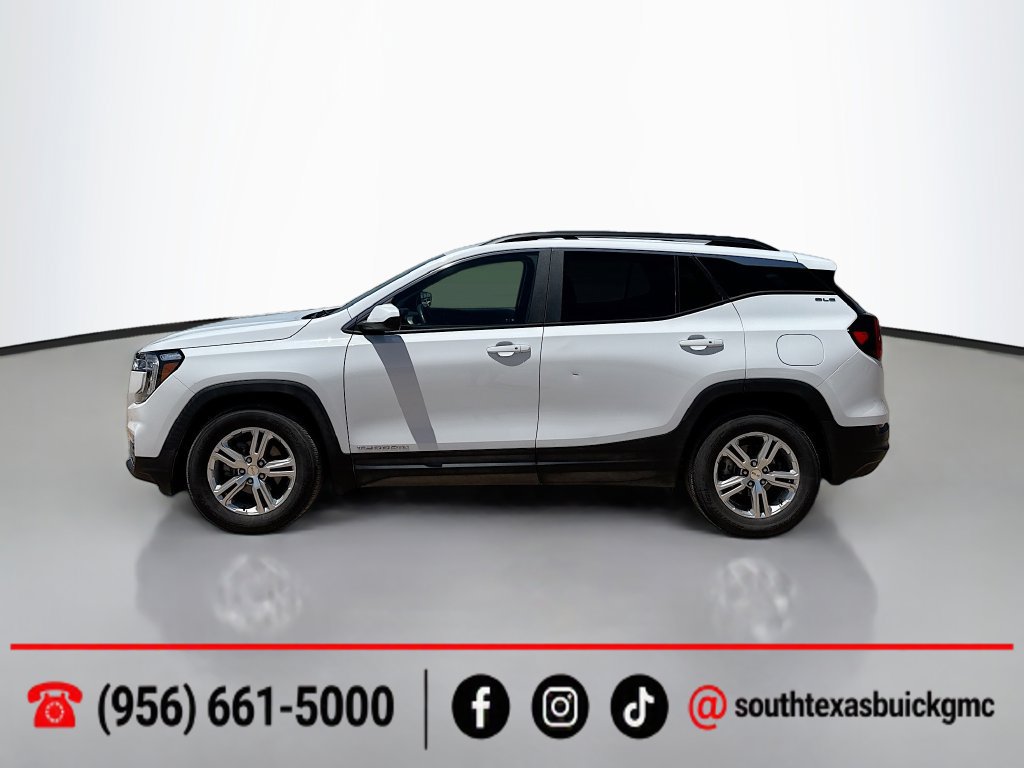 Used 2022 GMC Terrain SLE w/ Driver Convenience Package FWD image 4