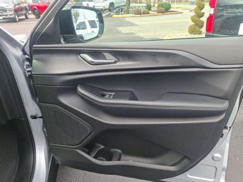 Used 2025 Jeep Grand Cherokee L Altitude image 25