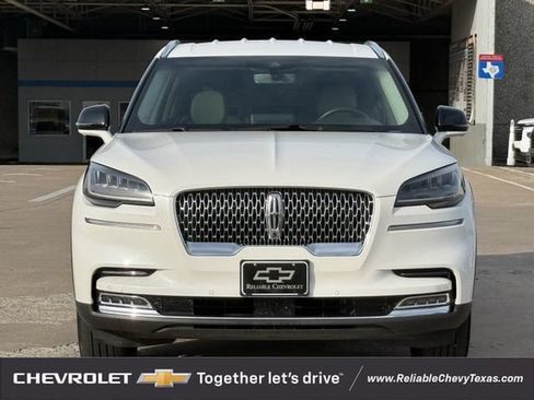 Used 2020 Lincoln Aviator Reserve w/ Elements Package Plus AWD/4WD image 3