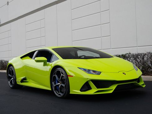 Used 2020 Lamborghini Huracan EVO image 4