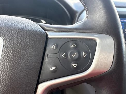 Used 2023 GMC Acadia SLT w/ Preferred Package FWD image 13