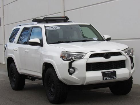 Used 2015 Toyota 4Runner SR5 image 2