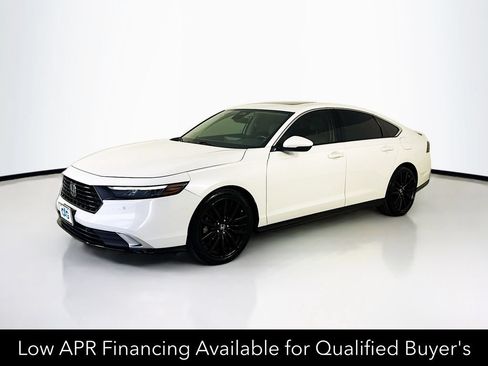 Used 2023 Honda Accord Touring image 3