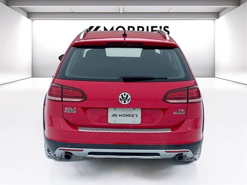 Used 2018 Volkswagen Golf Alltrack S image 6
