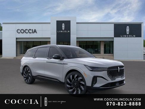 New 2026 Lincoln Nautilus Reserve w/ Jet Appearance Package image 7