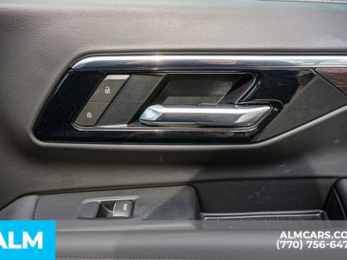 Used 2025 Chevrolet Suburban Premier AWD/4WD image 49