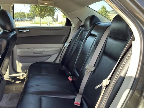 Used 2008 Chrysler 300 LX RWD image 24