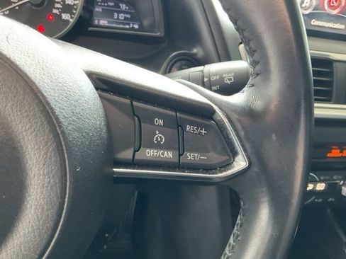 Used 2018 MAZDA MAZDA3 Touring image 11