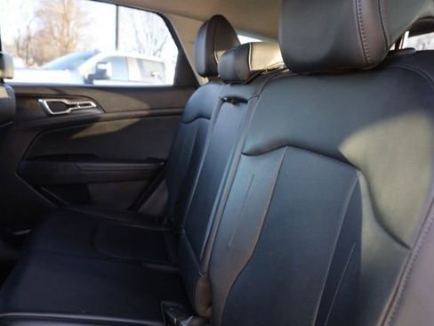Used 2024 Kia Sportage EX image 35