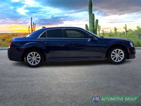 Used 2016 Chrysler 300 Limited RWD image 3