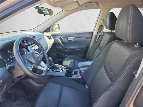 Used 2017 Nissan Rogue SV w/ SV Premium Package image 9